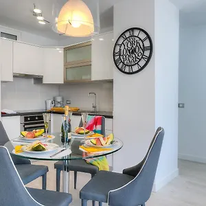 Modern Cristianos Center Los Cristianos (Tenerife)